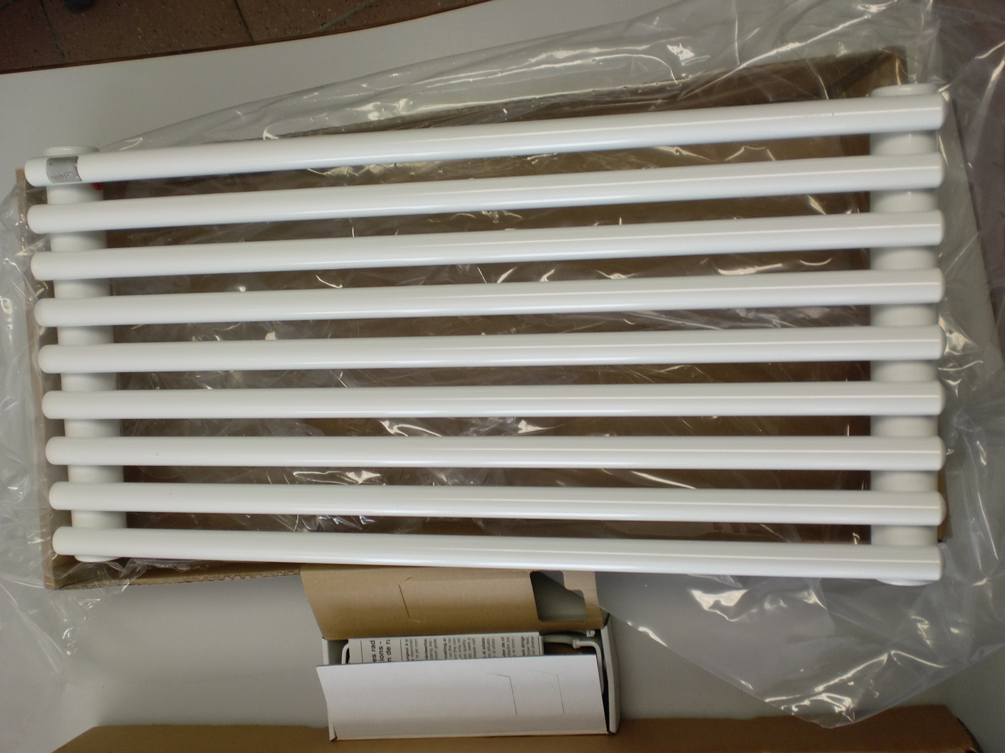 60 Euro Zehnder Kleo Vertikal einreihig KLV-060 Heizkörper RAL 9016 Weiss 300x600mm