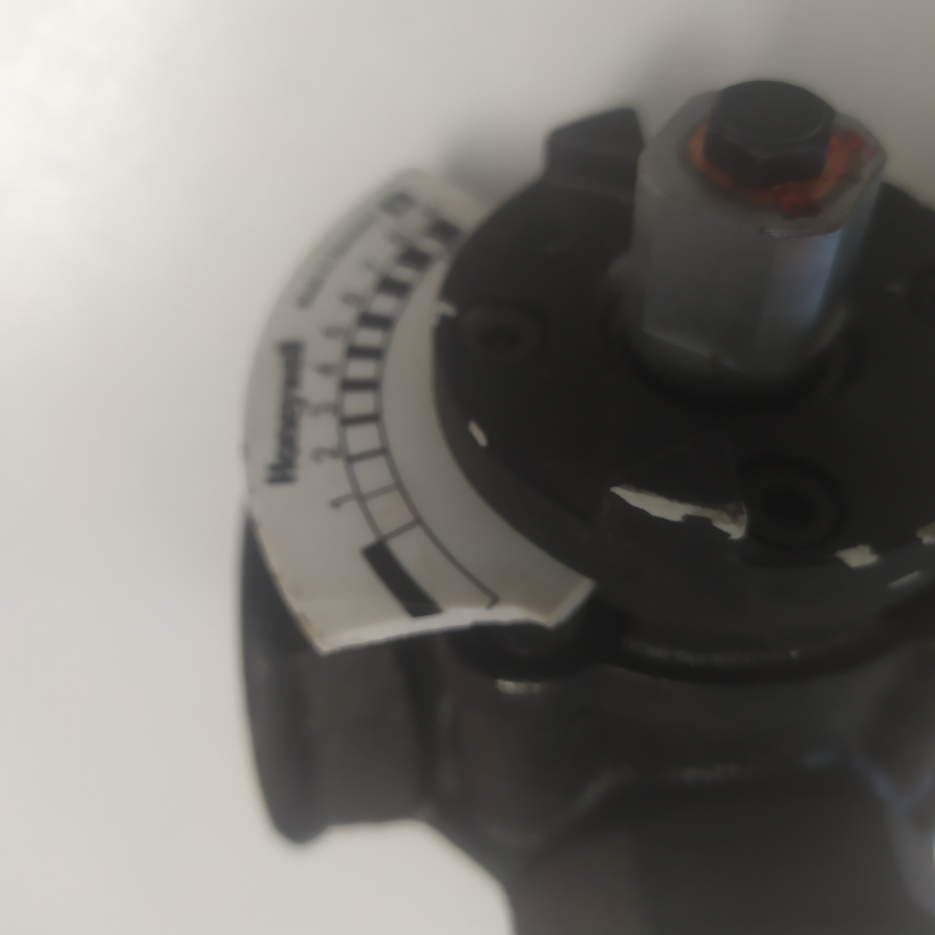 Honeywell Resideo CENTRA Dreiwege-Muffenmischer DR GG 20, grau, PN 6, abgewinkelt DN 20
