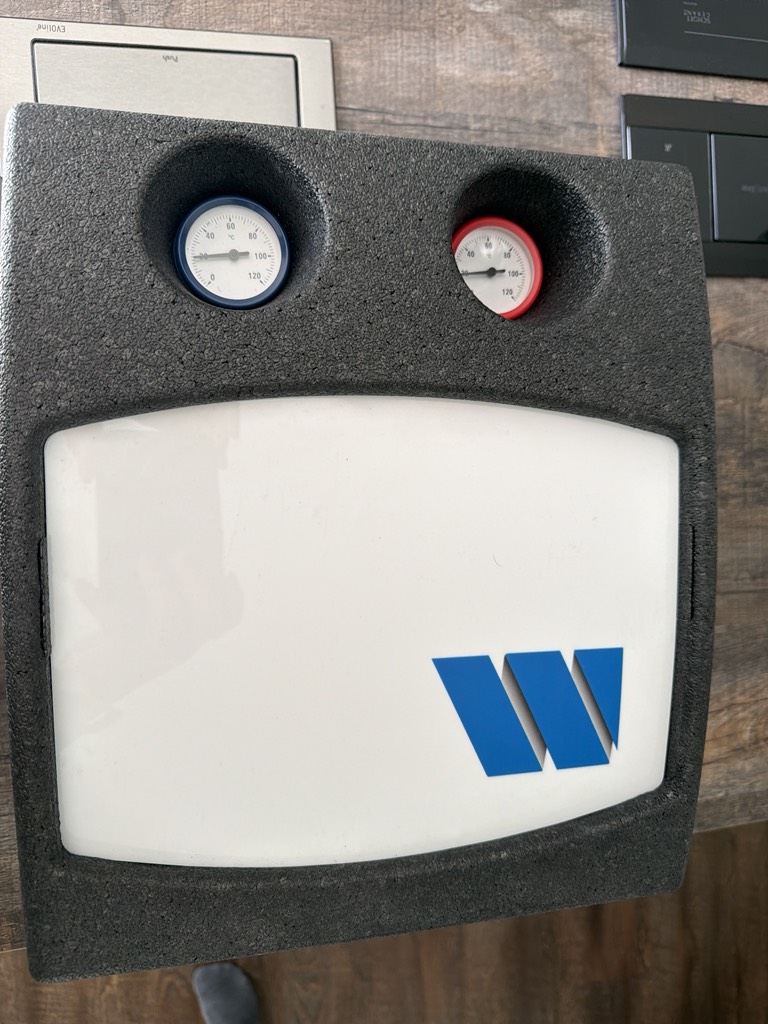 WATTS ( Nibe OEM ) Pumpengruppe HKGM25 mit Grundfos UPM 25 70 Pumpe und Mischer